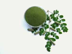 Moringa Capsules with moringa leaves