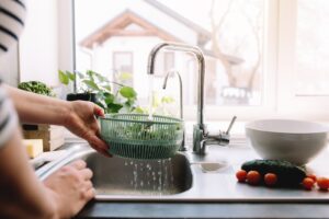 how to wash moringa leaves